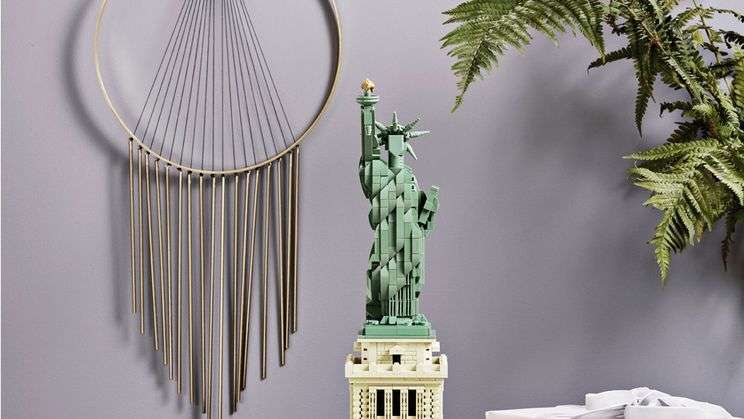 LEGO® Architecture Statue of Liberty Construction Toy for Adults 21042