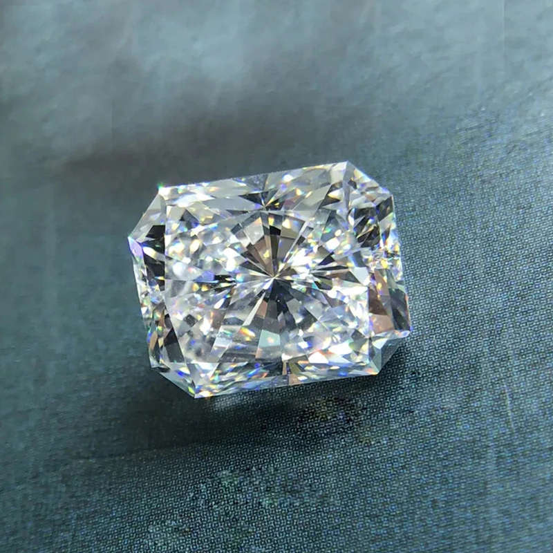 Radiant Cut Moissanites