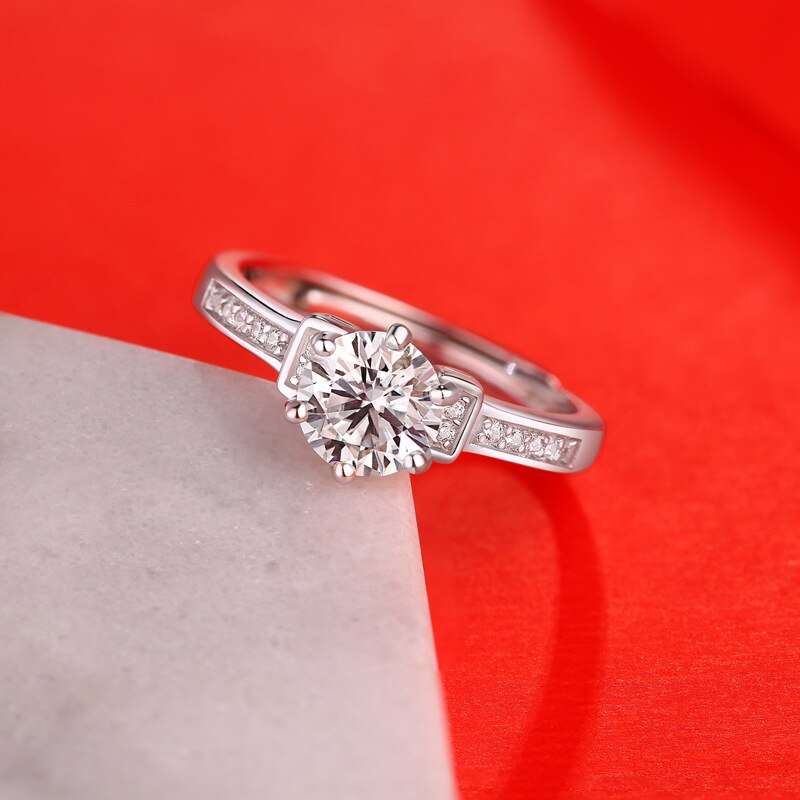 1.0Ct 6.5mm Round Brilliant Cut Adjustable Moissanite Side Stone Ring - Resizable