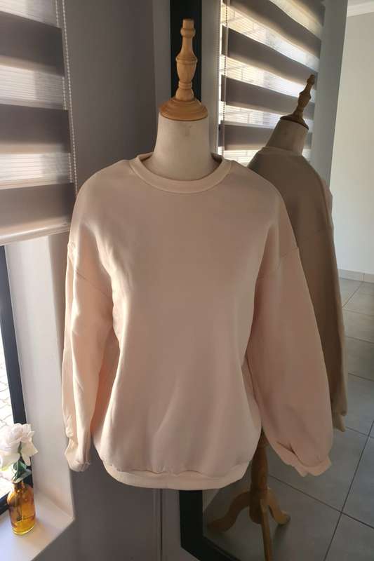 Pullover Beige Color