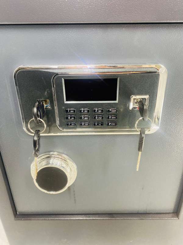 40x58.5x35cm Wall-mounted Electronic Safe Deposit with Keypad and Key Lock DL-15