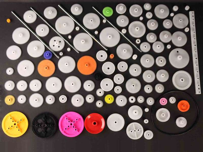 Plastic gears and parts 106 pcs kit