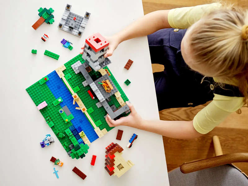 LEGO® 21161 Minecraft The Crafting Box 3.0
