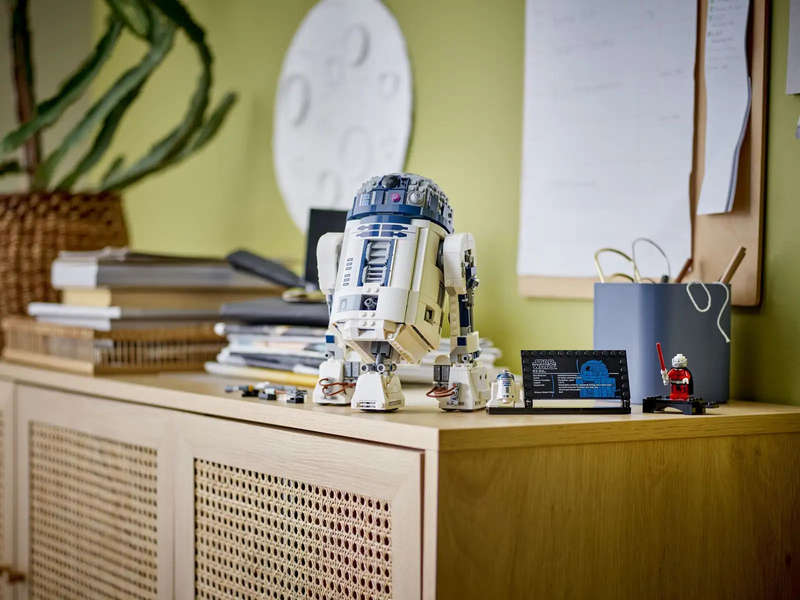 LEGO® Star Wars R2-D2 (75379)