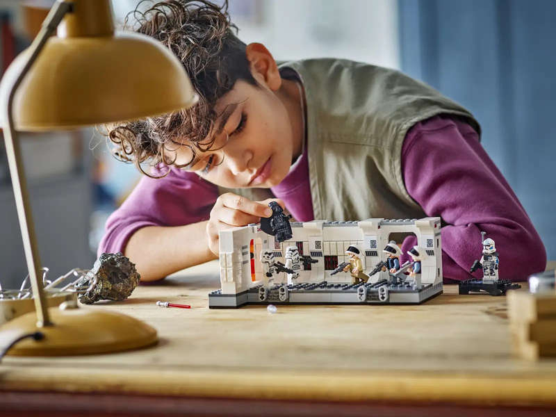 LEGO® Star Wars Boarding the Tantive IV (75387)