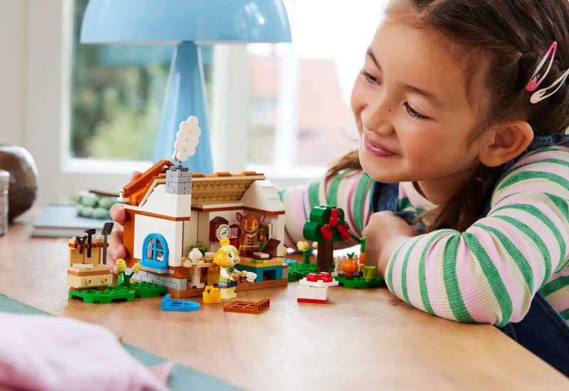 LEGO® Animal Crossing Isabelles House Visit (77049)