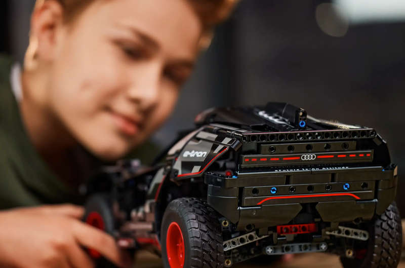 LEGO® 42160 Technic Audi RS Q e-tron
