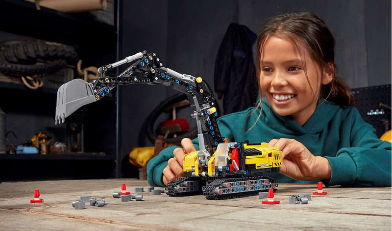 LEGO Technic 42121 Heavy-Duty Excavator