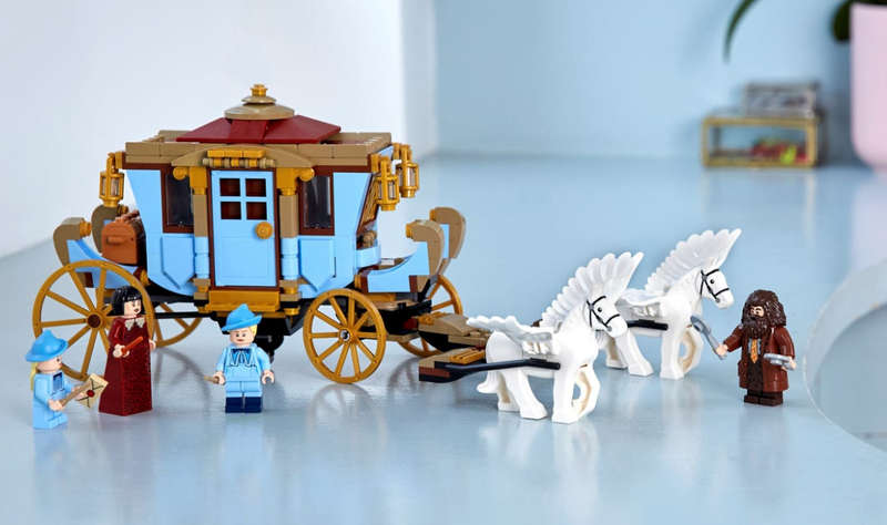 LEGO Harry Potter 75958 Beauxbatons Carriage: Arrival at Hogwarts