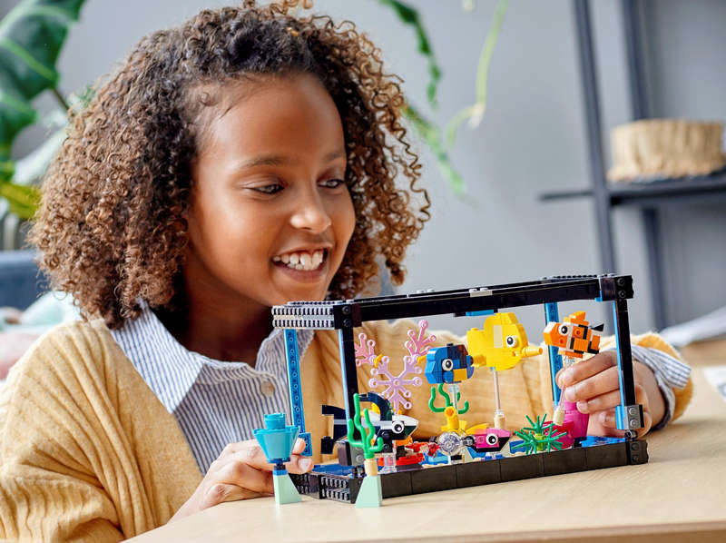 LEGO Creator 3-in-1 31122 Fish Tank