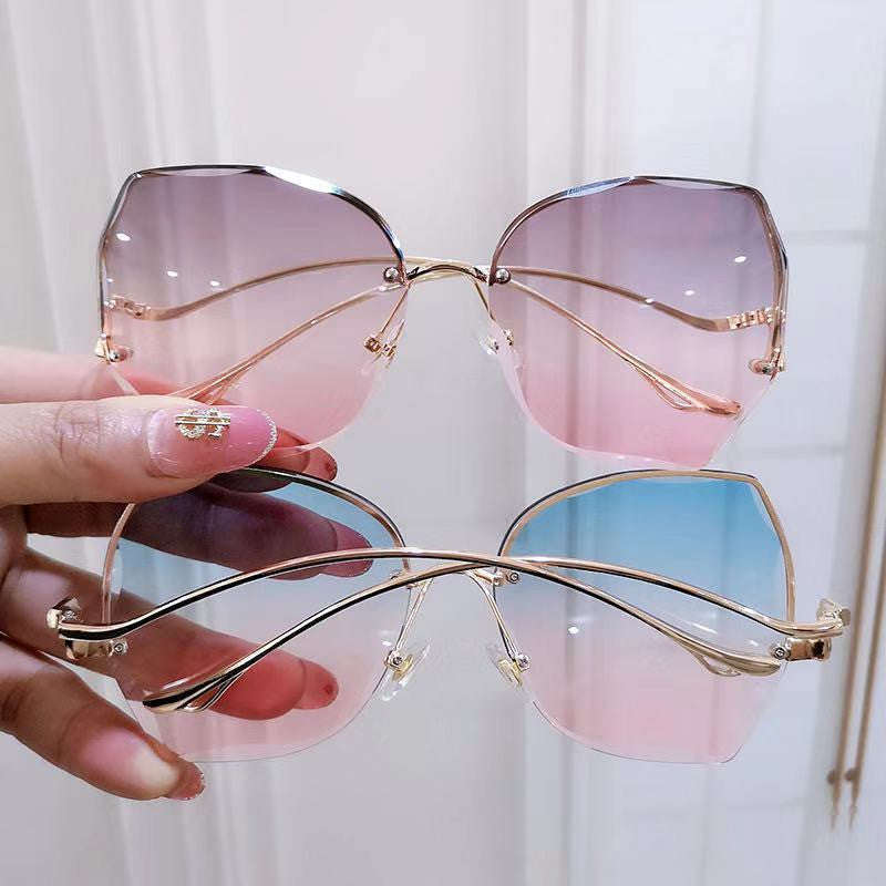 SekelBoer Butterfly Flower blue pink lens
