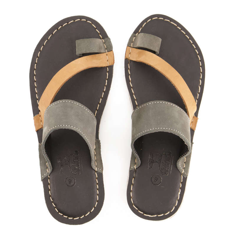 Bata Safari Pursuit Ladies Charcoal/ Tan Size 4