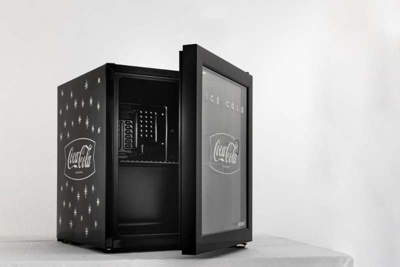 46 L Counter Top Beverage Cooler W/ Glass Door Coca Cola Black