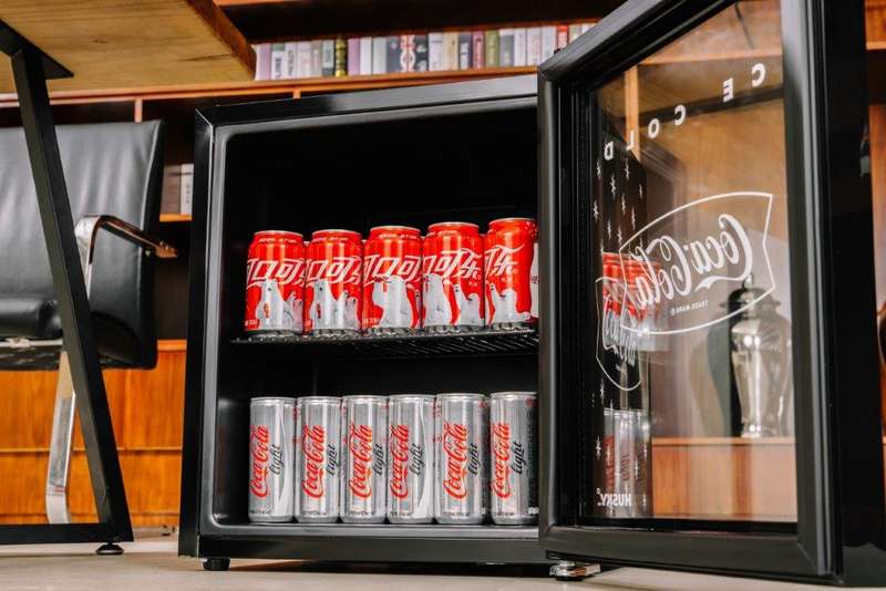 46 L Counter Top Beverage Cooler W/ Glass Door Coca Cola Black