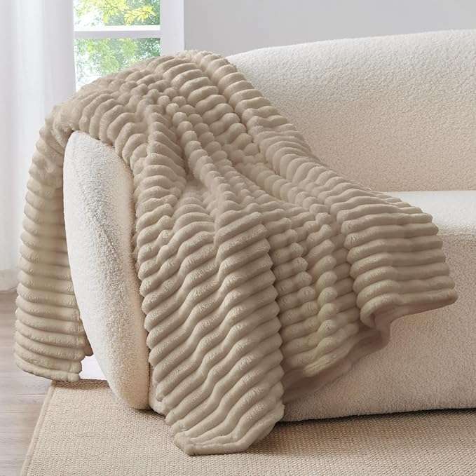 Flannel Luxury Ribbed Fleece Throw Blanket  180 x 200cm Super Soft Faux Fur Micro-Mink Reversi...