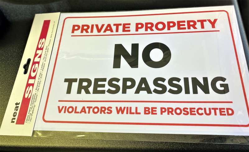 Red And Black "NO TRESPASSING" Plastic Board 20cm x 30cm x 3mm