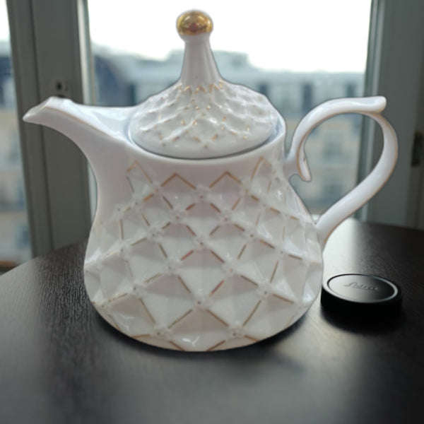 Stylish Design Porcelain Teapot with Tea Infuser