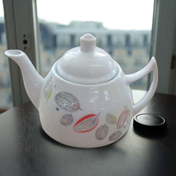 Stylish Design Porcelain Teapot with Tea Infuser