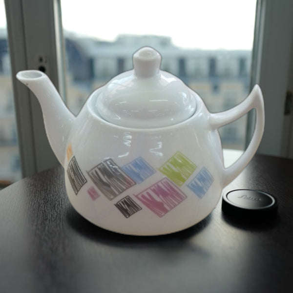 Stylish Design Porcelain Teapot with Tea Infuser