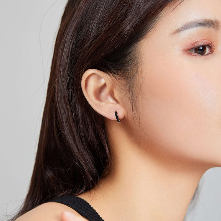S925 Sterling Silver Simple Black White Ear Studs Women Earrings