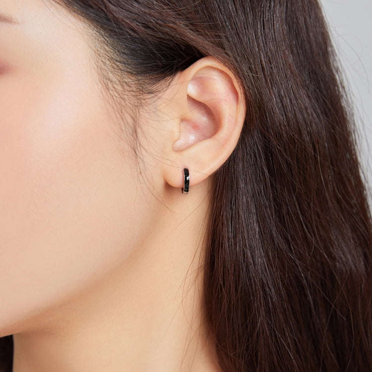 S925 Sterling Silver Simple Black White Ear Studs Women Earrings