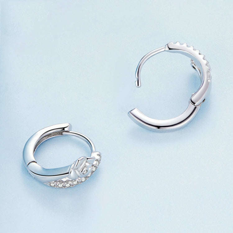 BSE752 Sterling Silver S925  Smooth Lines Floral Zirconia Earrings