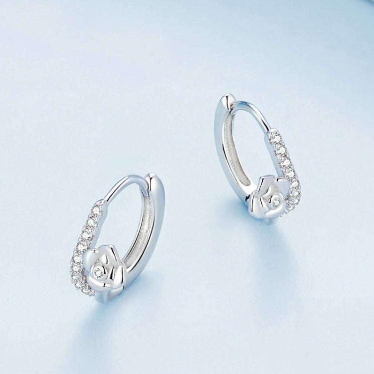 BSE752 Sterling Silver S925  Smooth Lines Floral Zirconia Earrings