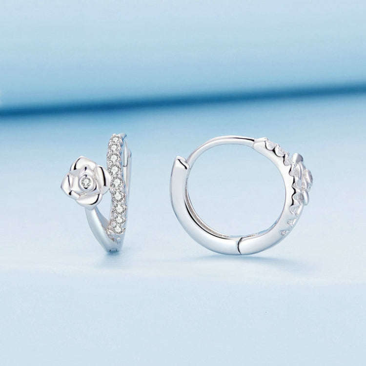 BSE752 Sterling Silver S925  Smooth Lines Floral Zirconia Earrings