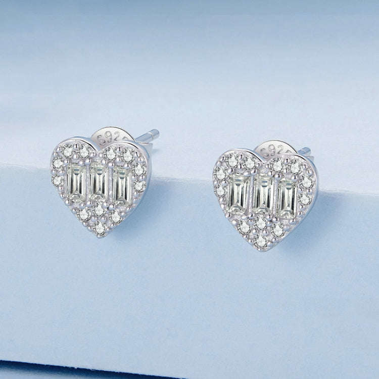BSE766 Sterling Silver S925 Plated Platinum Sparkling Zirconia Heart Stud Earrings