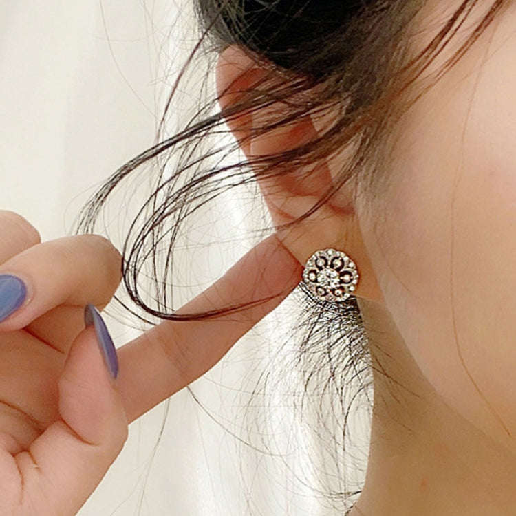 XEA005 925 Silver Flower Earrings Female Personality Flowers Round Earrings(White)