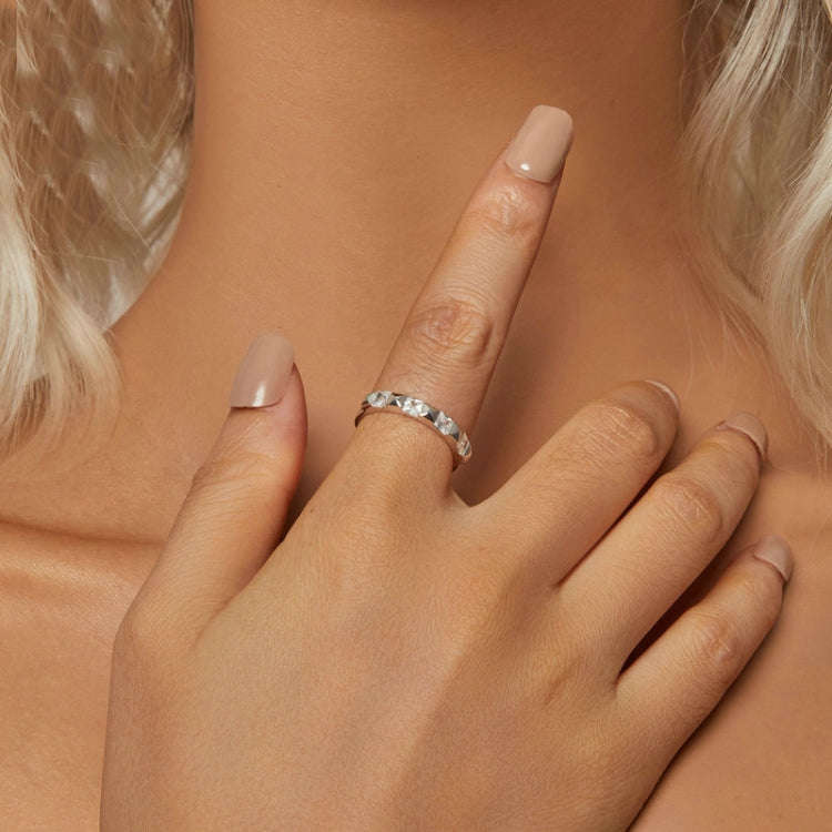 S925 Sterling Silver Platinum Plated Sparkling Simple Rivet Ring, Size: No.8(BSR530)