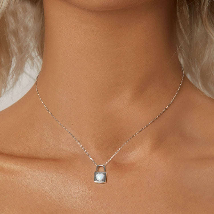 S925 Sterling Silver Platinum-plated Valentine Day Heart Lock Necklace for Women(BSN377)