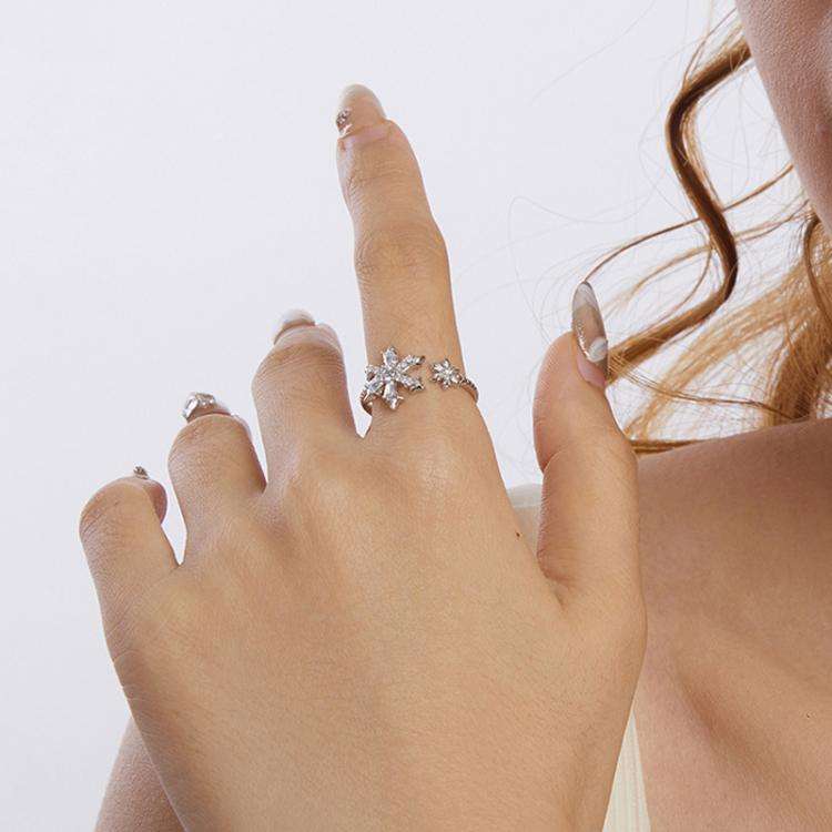 S925 Sterling Silver Platinum Zircon Winter Snowflake Open Adjustable Ring(BSR628-E)