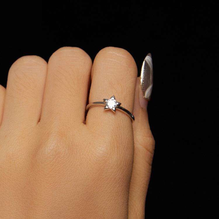 MSR064 S925 Sterling Silver Moissanite Star Ring, Size: 8