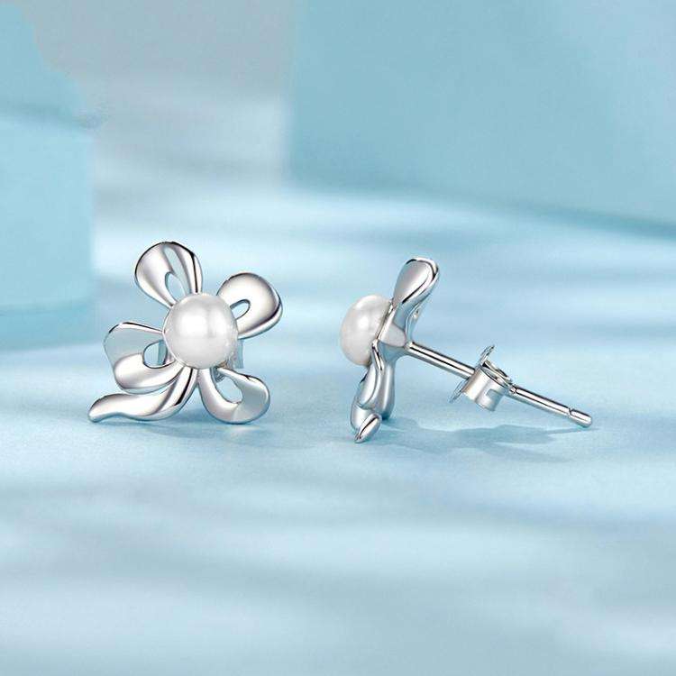 S925 Sterling Silver Freshwater Pearl Flower Earrings(SCE1842)