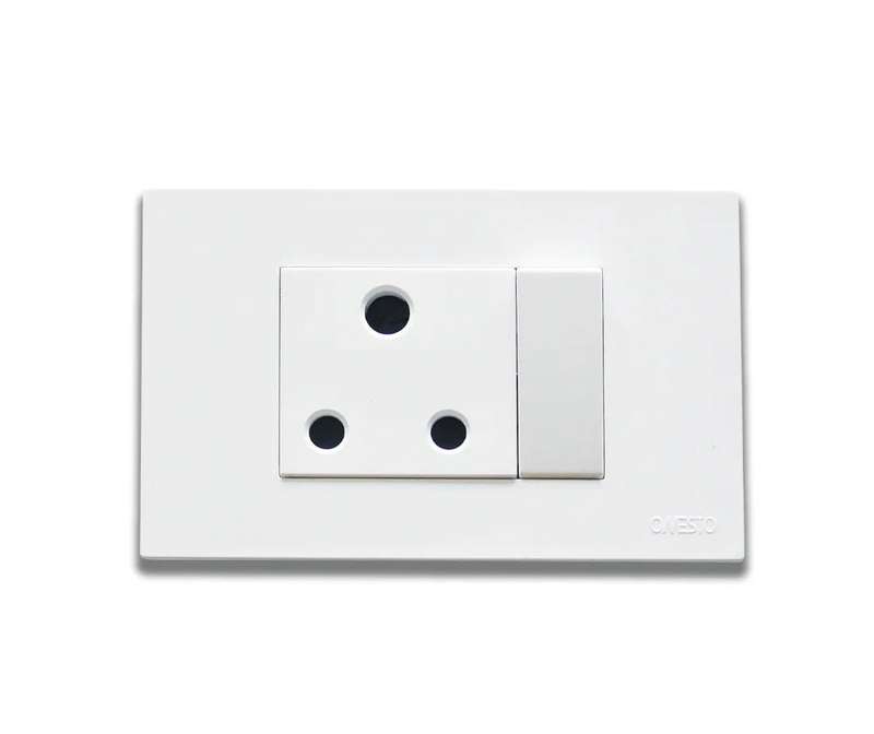2X4 SINGLE SWITCHED SOCKET - HORIZONTAL