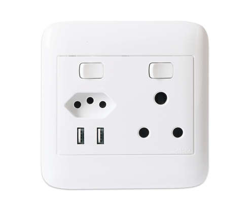 4X4 1 X NEW ZA + SINGLE SOCKET + 2 X USB