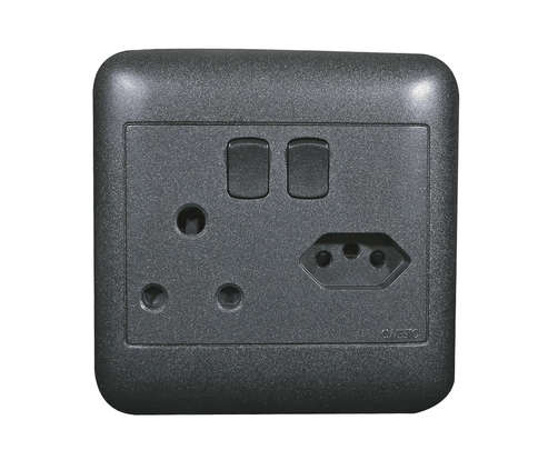 4X4 SINGLE + EURO SWITCH SOCKET BLACK