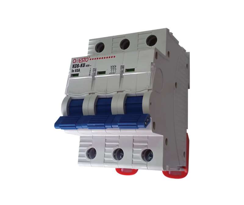 TRIPLE POLE 6KA CIRCUIT BREAKERS