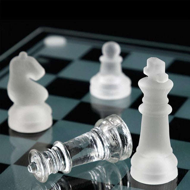 Small 32 Pieces Of Glass Chess Set GCS01