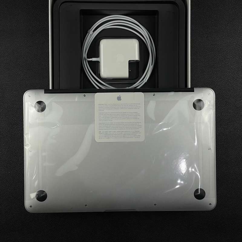 Apple MacBook Air (11-inch, mid 2011)