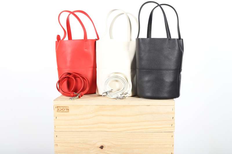 Bucket leather crossbody bag