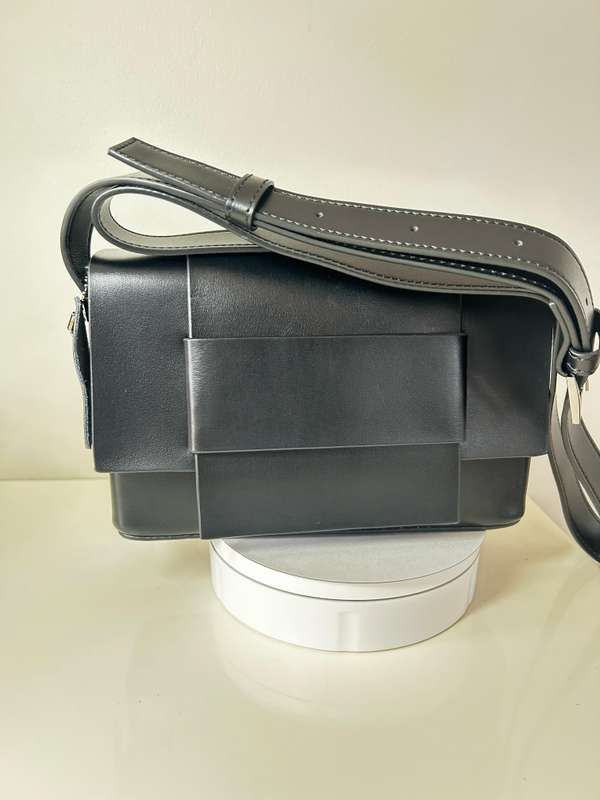 Ladies crossbody flip genuine leather