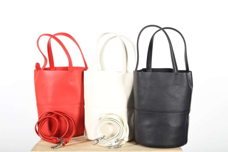 Bucket leather crossbody bag