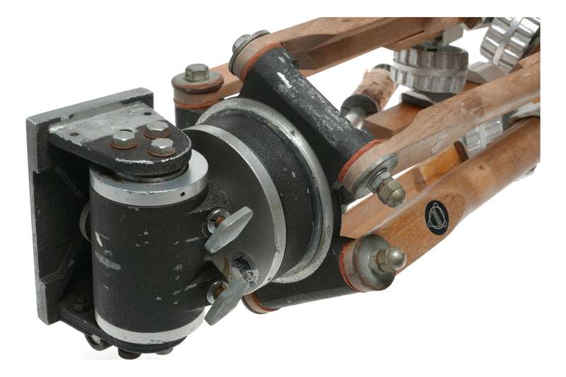 Universal Fluid Heads Tripod Head from Australia