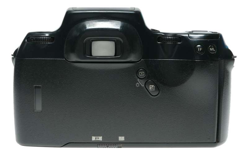 Pentax Z-1p SLR Camera with SMC Pentax-FA 75-300mm f/4.5-5.6