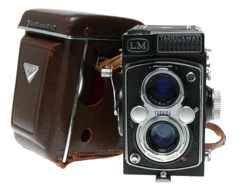 Yashica - Mat LM TLR Camera Yashinon 80mm f/3.5 Lens 120
