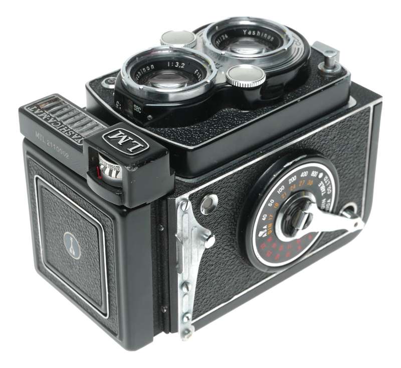 Yashica - Mat LM TLR Camera Yashinon 80mm f/3.5 Lens 120