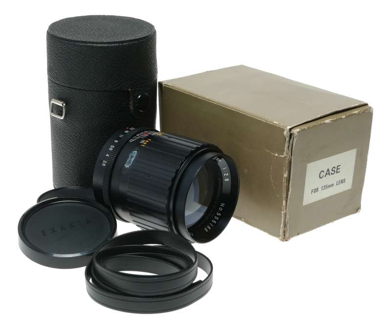 Exakta Auto Exaktar 135mm f/2.8 Telephoto Lens with Case