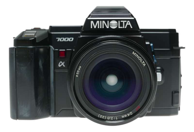 Minolta 7000  SLR Camera 24mm f/2.8 52mm f/2.8 AF Lenses